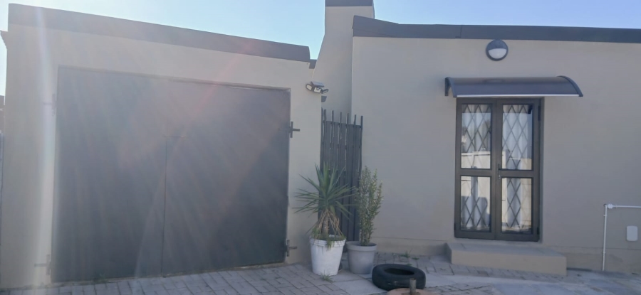 To Let 4 Bedroom Property for Rent in Hopefield Western Cape